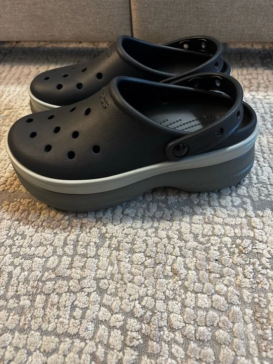 Crocs womens Classic stacked Clog size 8 never worn - Picture 2 of 4